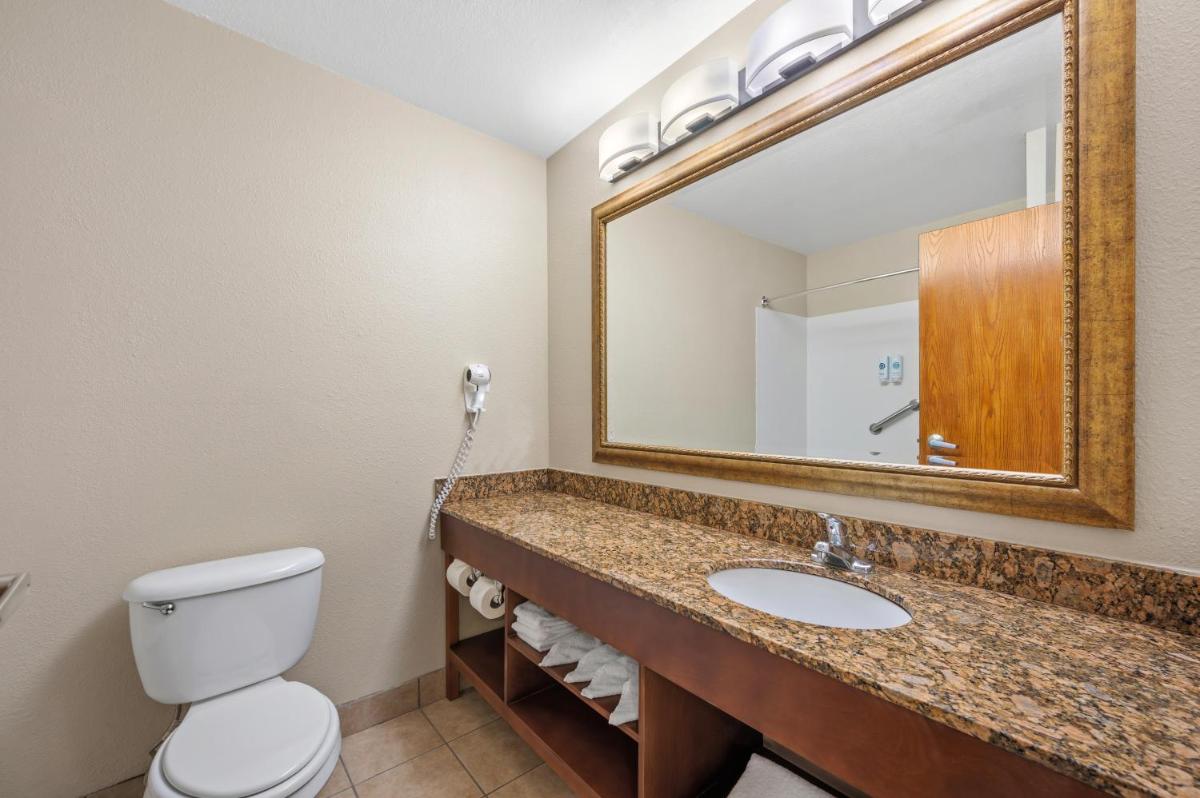 Comfort Inn Fort Myers Northeast - Housity