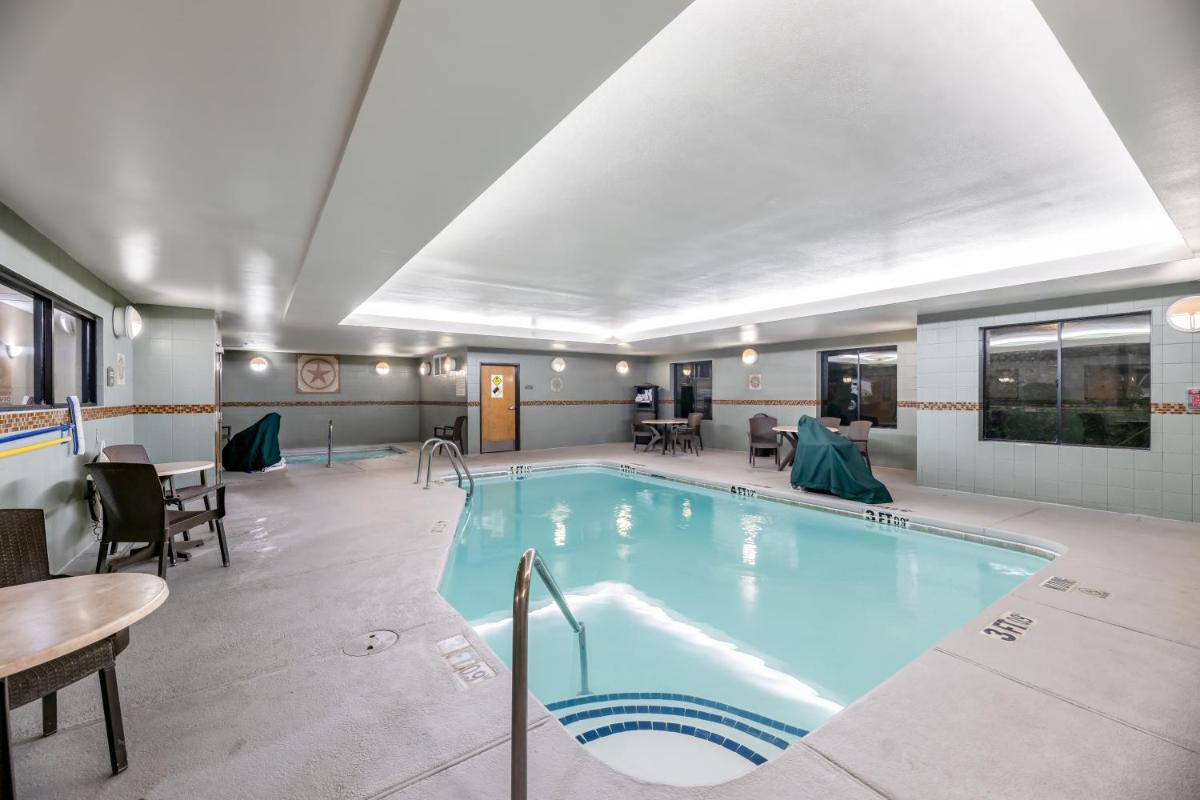 Comfort Suites El Paso West - Housity
