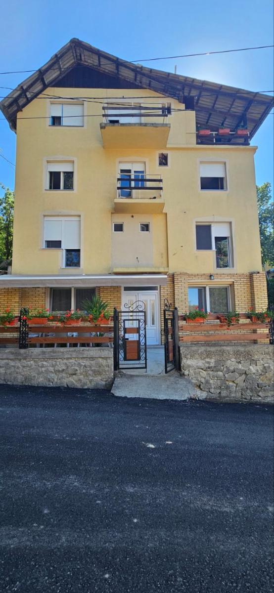 Krasojevića kuća - premium sobe i apartmani - Housity