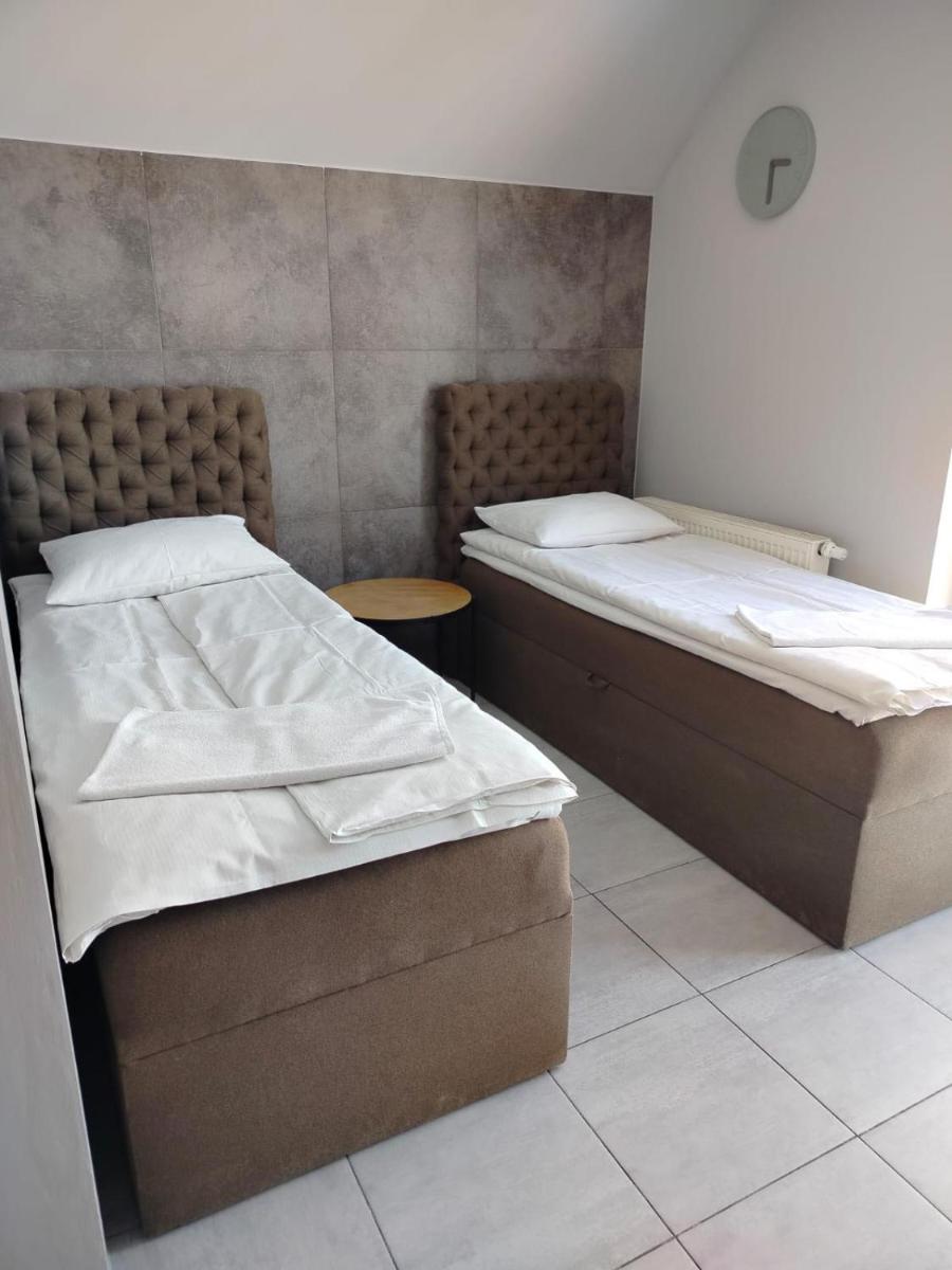 miniHostel Żary - Housity