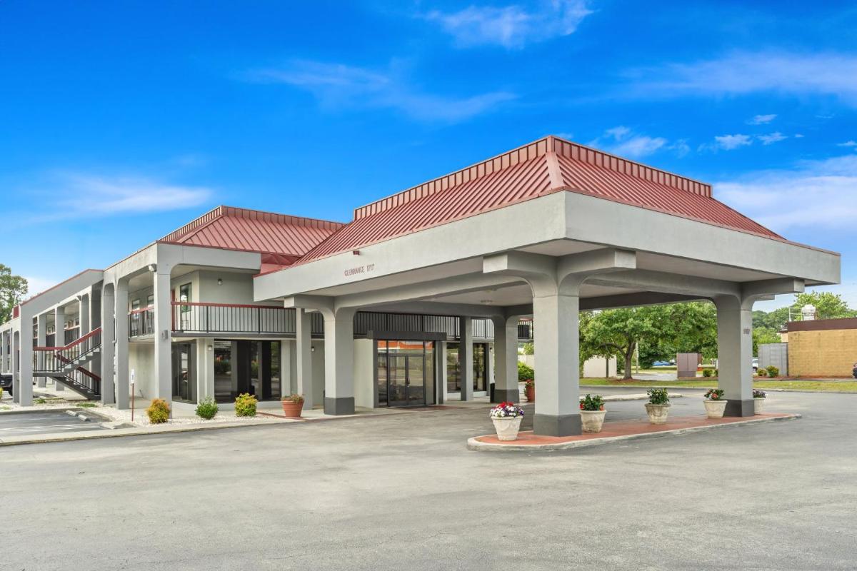 Red Roof Inn Wilmington NC - Housity