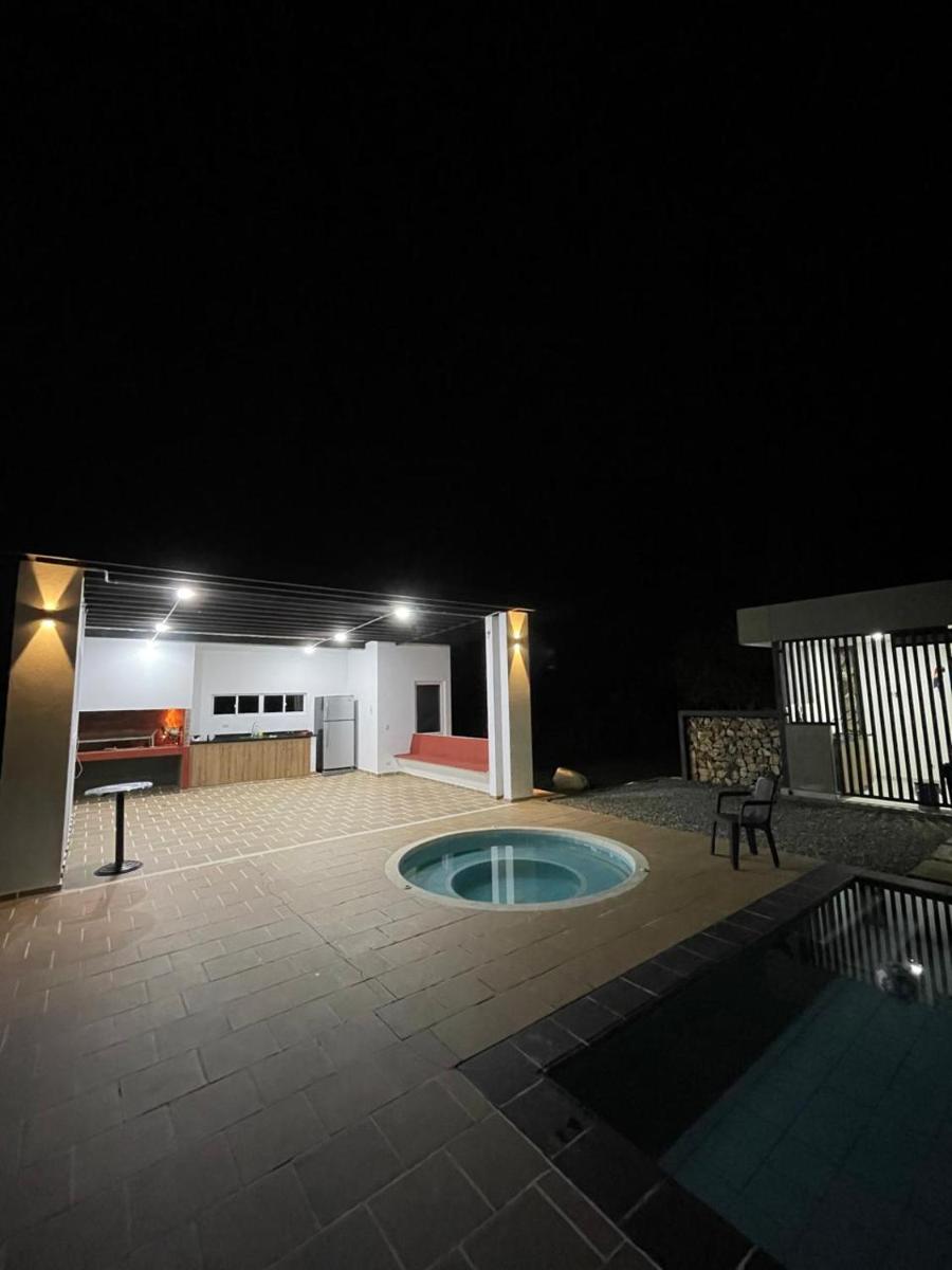 Villa Sandra - Casa de campo, Acacias- Guamal - Housity