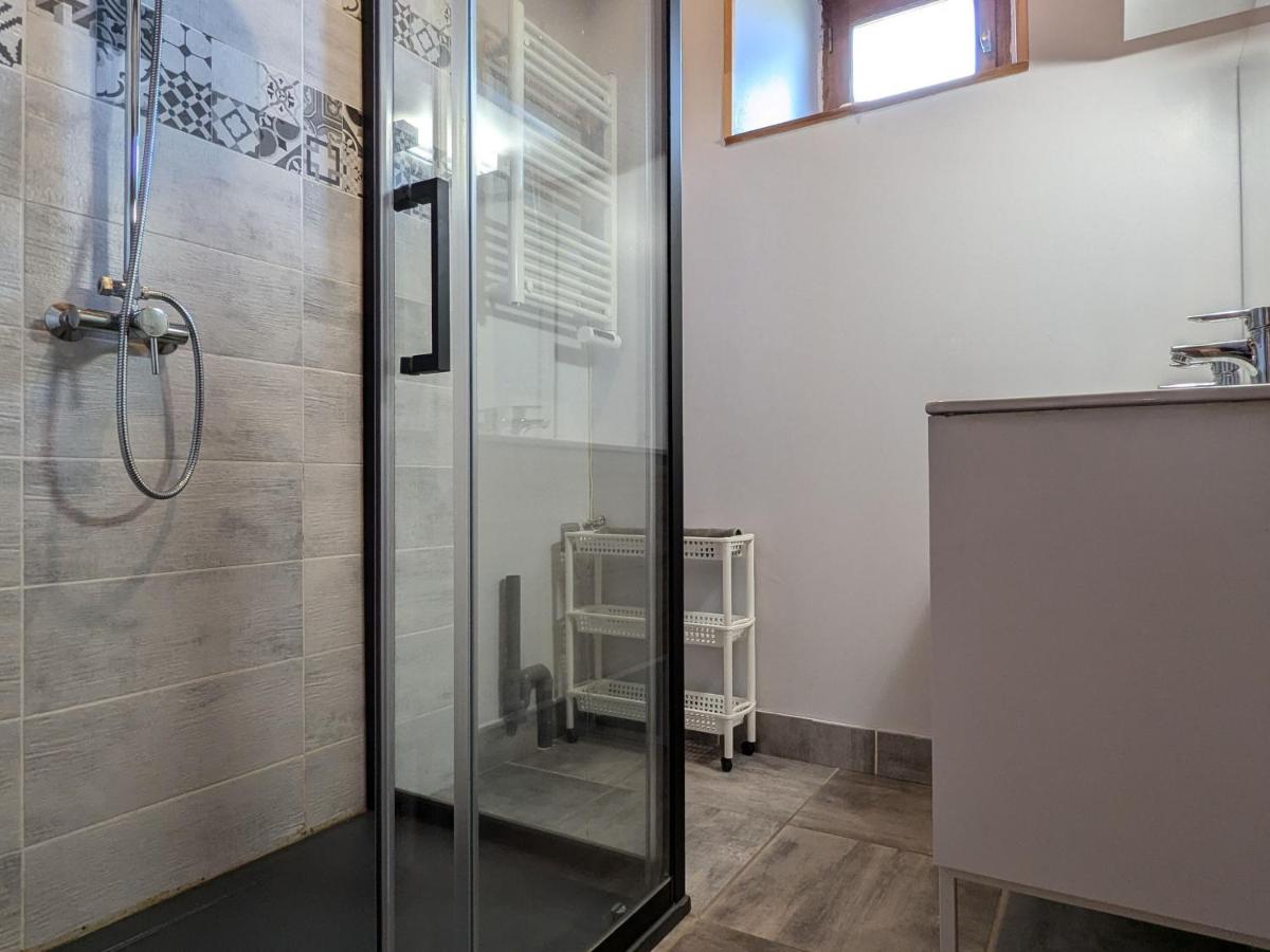 Charmant Gîte en Pierre avec 3 Chambres, Cour et Proximité Activités, Pinols - FR-1-582-252 - Housity
