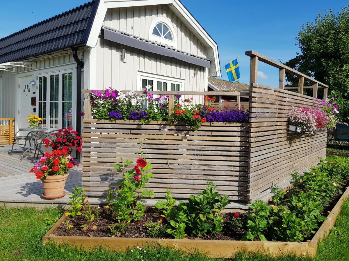 Very nice and newly built annex in Strangnas - Housity