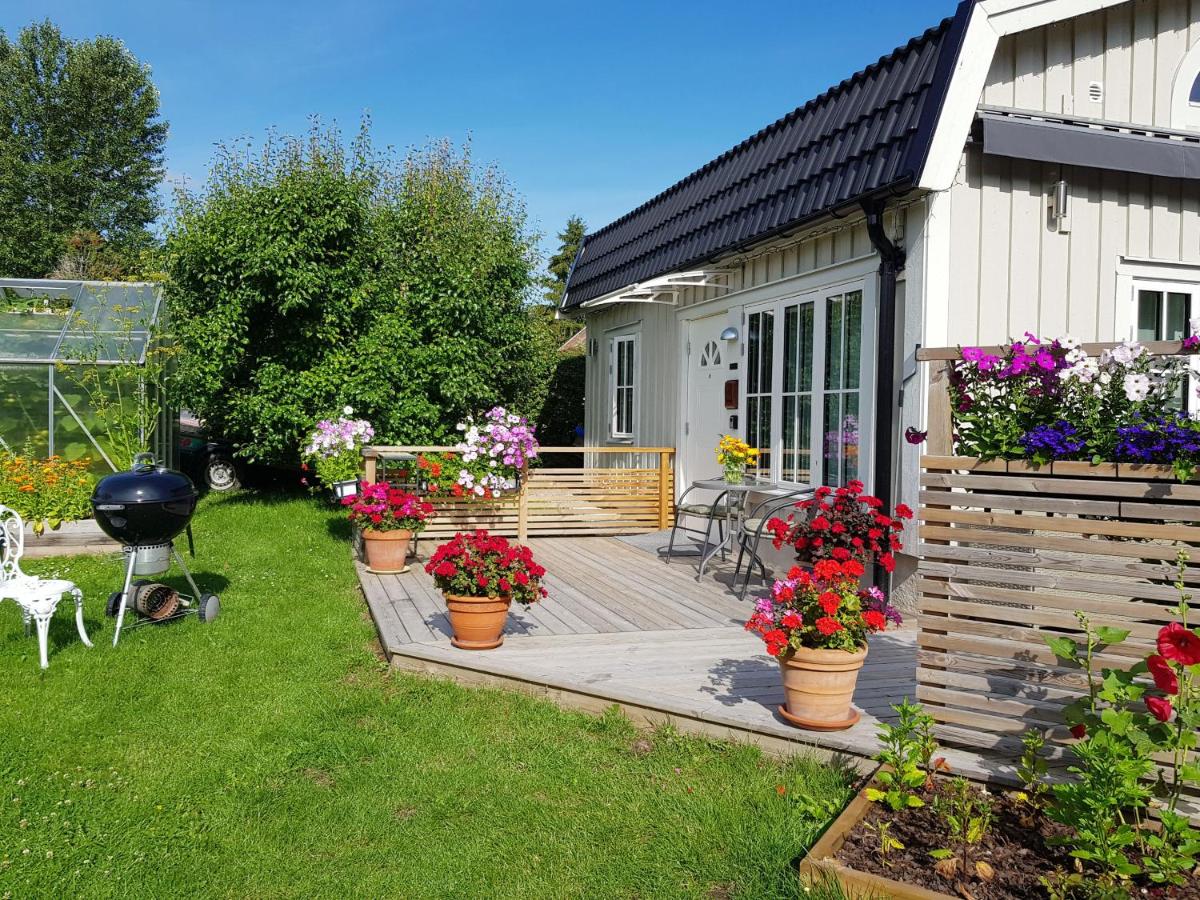 Very nice and newly built annex in Strangnas - Housity