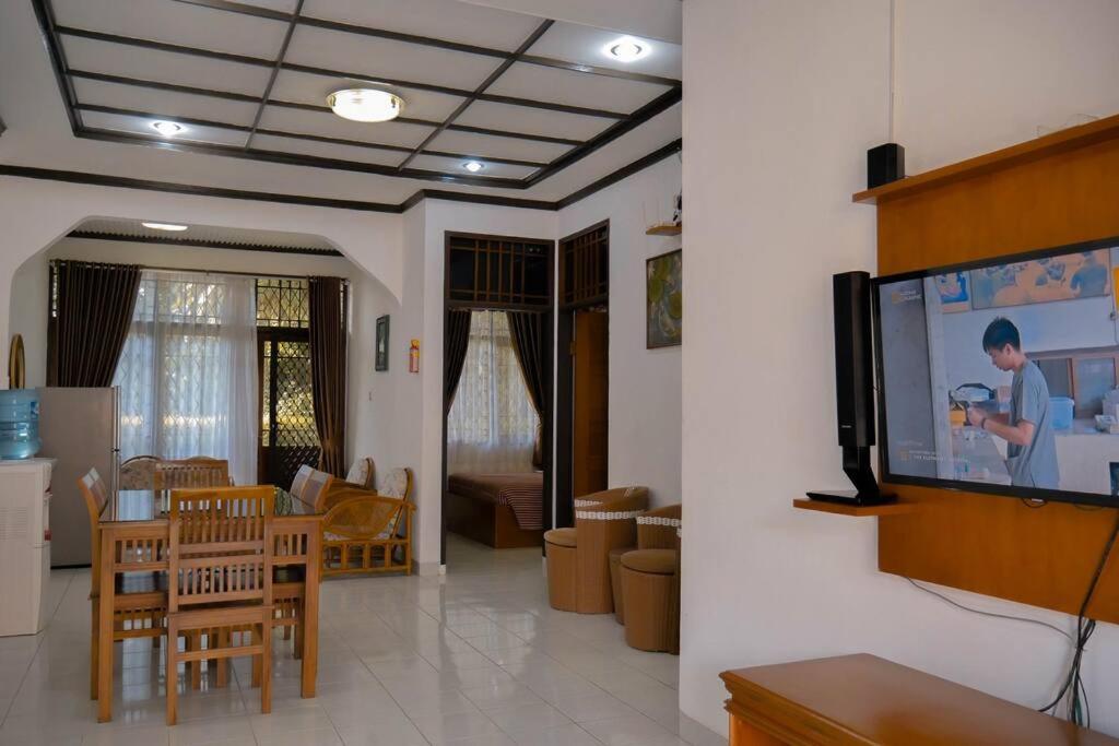 Puncak Villa Lotus D33 - Housity