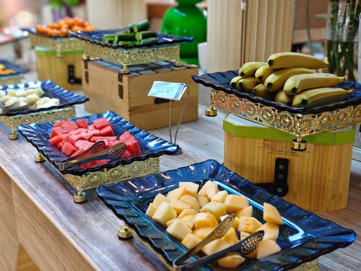 Holiday Inn Shijiazhuang Central, an IHG Hotel - Housity