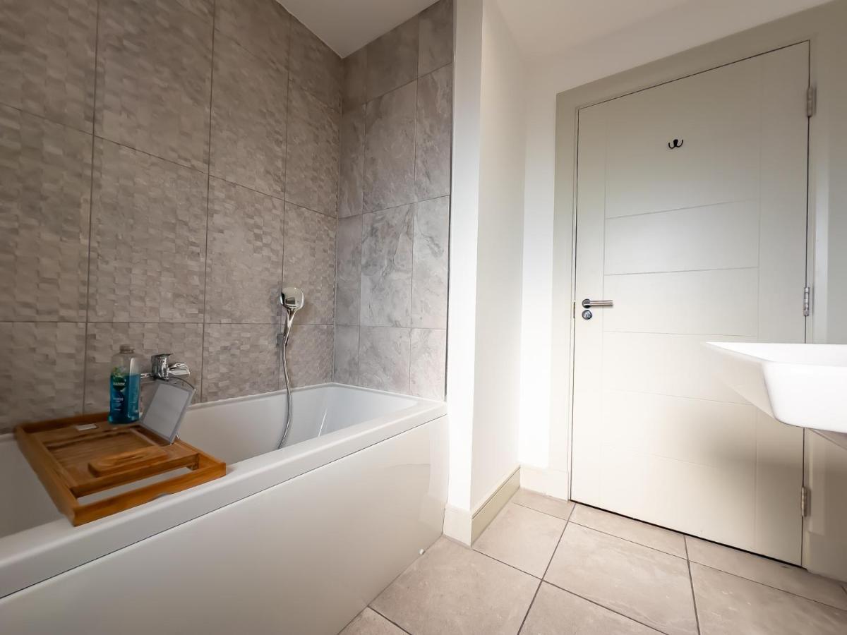 Stunning Home in Backworth Park - Pass the Keys - Housity