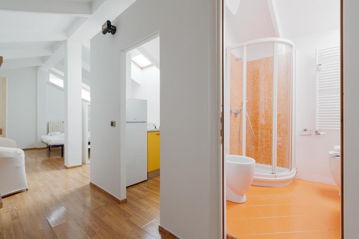 Milano Viale Umbria Bright Studio - Housity