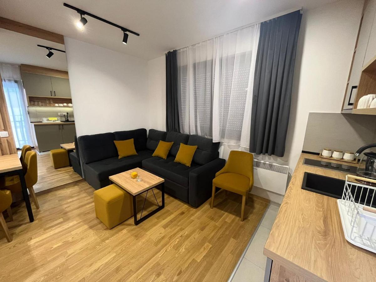 3 Monkeys Apartments - S1 - Hizvo