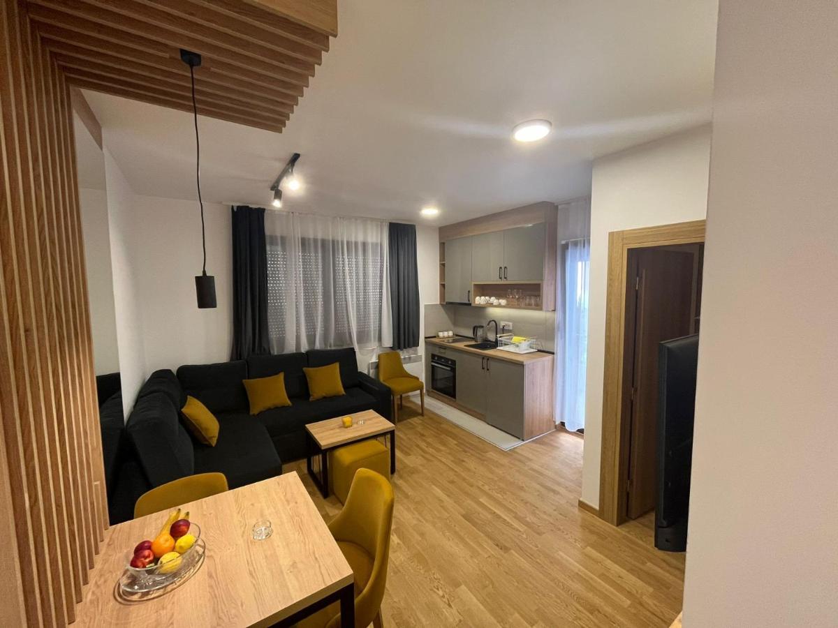 3 Monkeys Apartments - S1 - Hizvo
