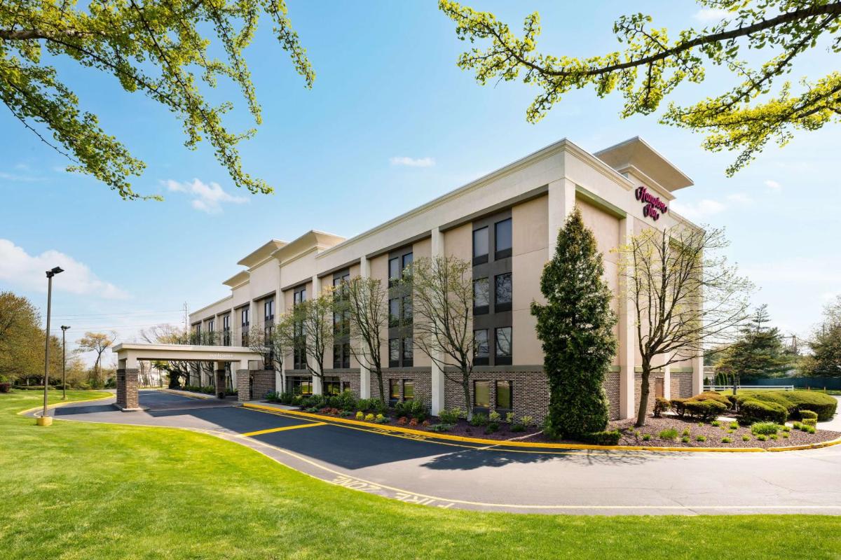 Hampton Inn Long Island/Islandia - Housity