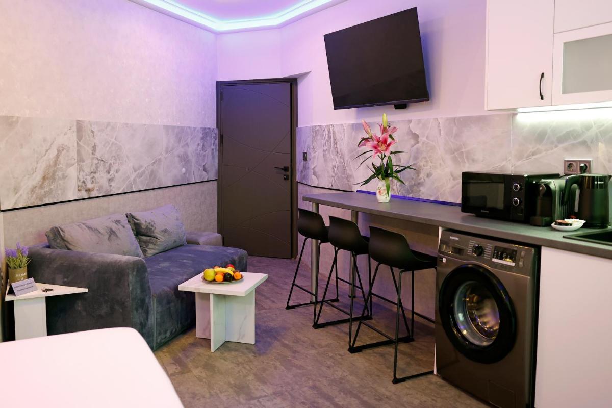 Deluxe 3 Studio City Center - Hizvo