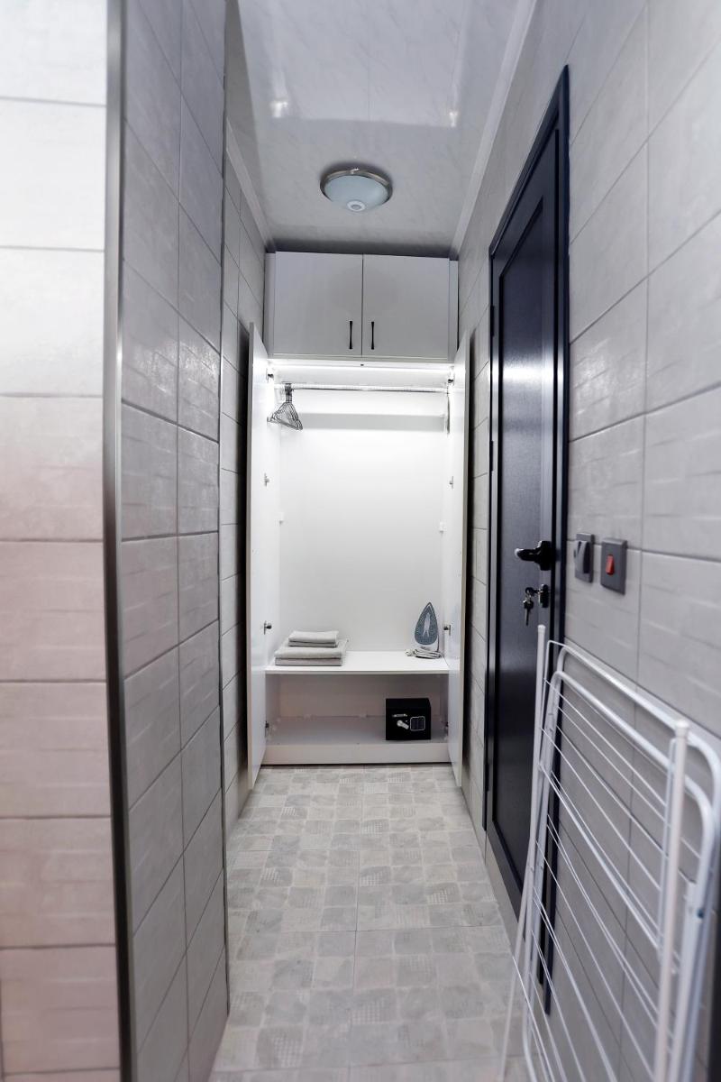 Deluxe 3 Studio City Center - Housity