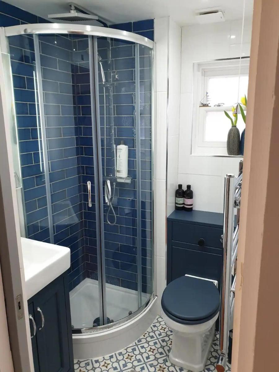 Charming London 2 bed Apartment Kennington Oval - Housity
