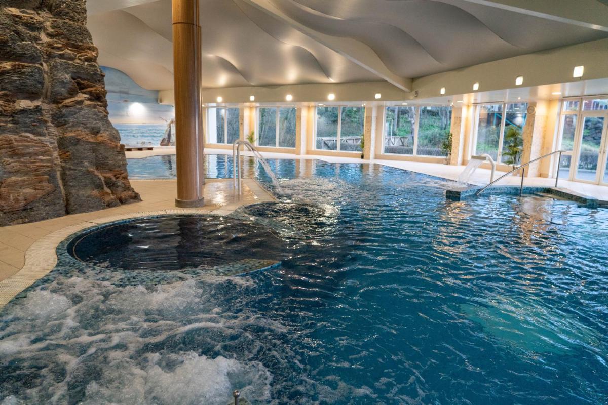 Redcastle Hotel - Housity
