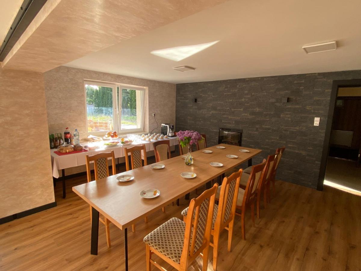 Hotelik Likusy - przy pla?y nad jeziorem Ukiel i z bezp?atnym prywatnym parkingiem - Housity