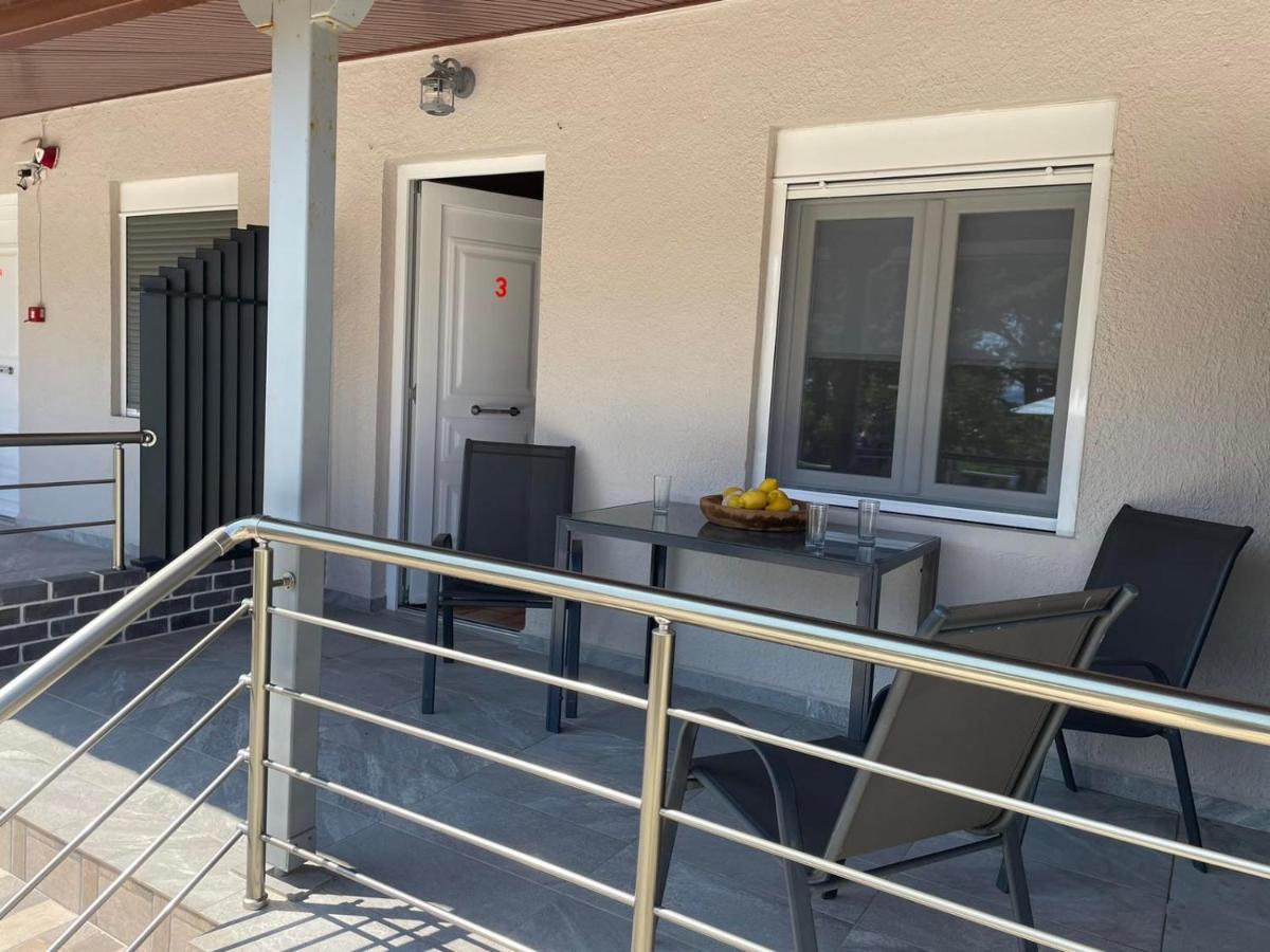 Ηλιόπετρα - Iliopetra - Housity