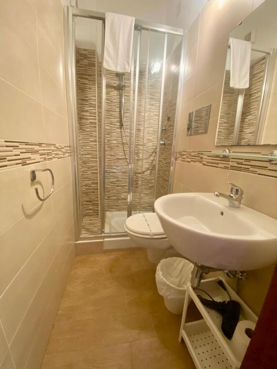 Hotel Eva La Romantica - Housity