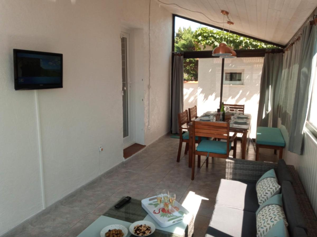 les bleuets, villa bord de mer, quartier calme, climatisation, vérandas - Housity