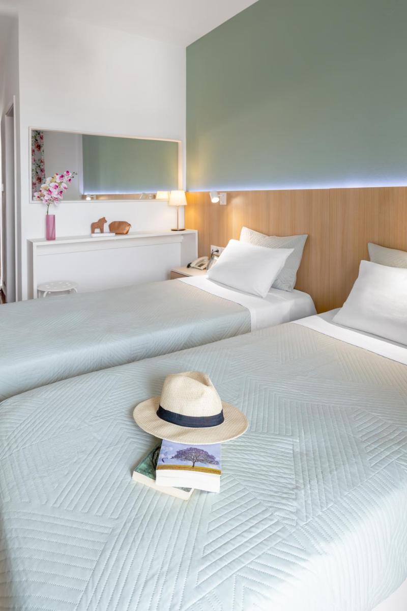 Athos Guest House Pansion - Housity