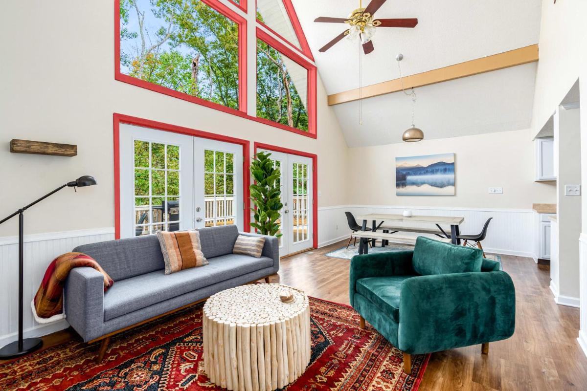 Hot Tub, Fire Pit, Deck, Grill, WiFi, Dog-Friendly - Housity