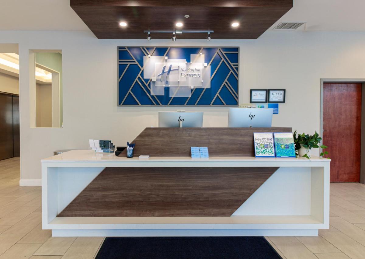 Holiday Inn Express Leland - Wilmington Area by IHG - Housity