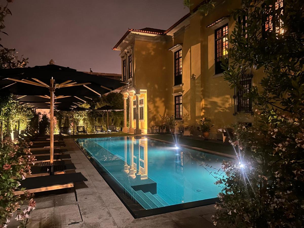 A piscina em ou perto de Palacete Severo