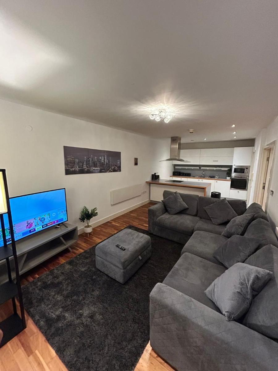 Luxury 2 bedroom apartment Manchester City Centre With Free Parking - Housity