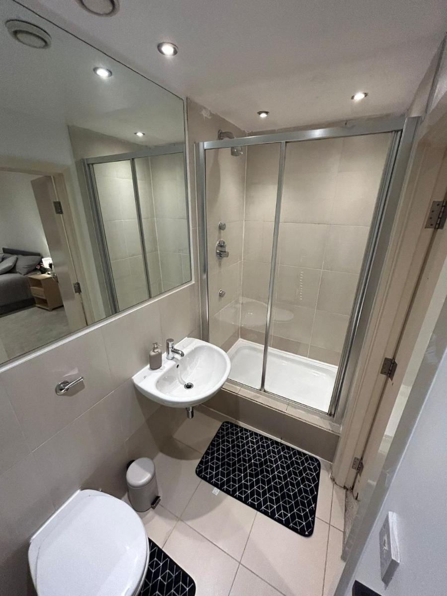 Luxury 2 bedroom apartment Manchester City Centre With Free Parking - Housity