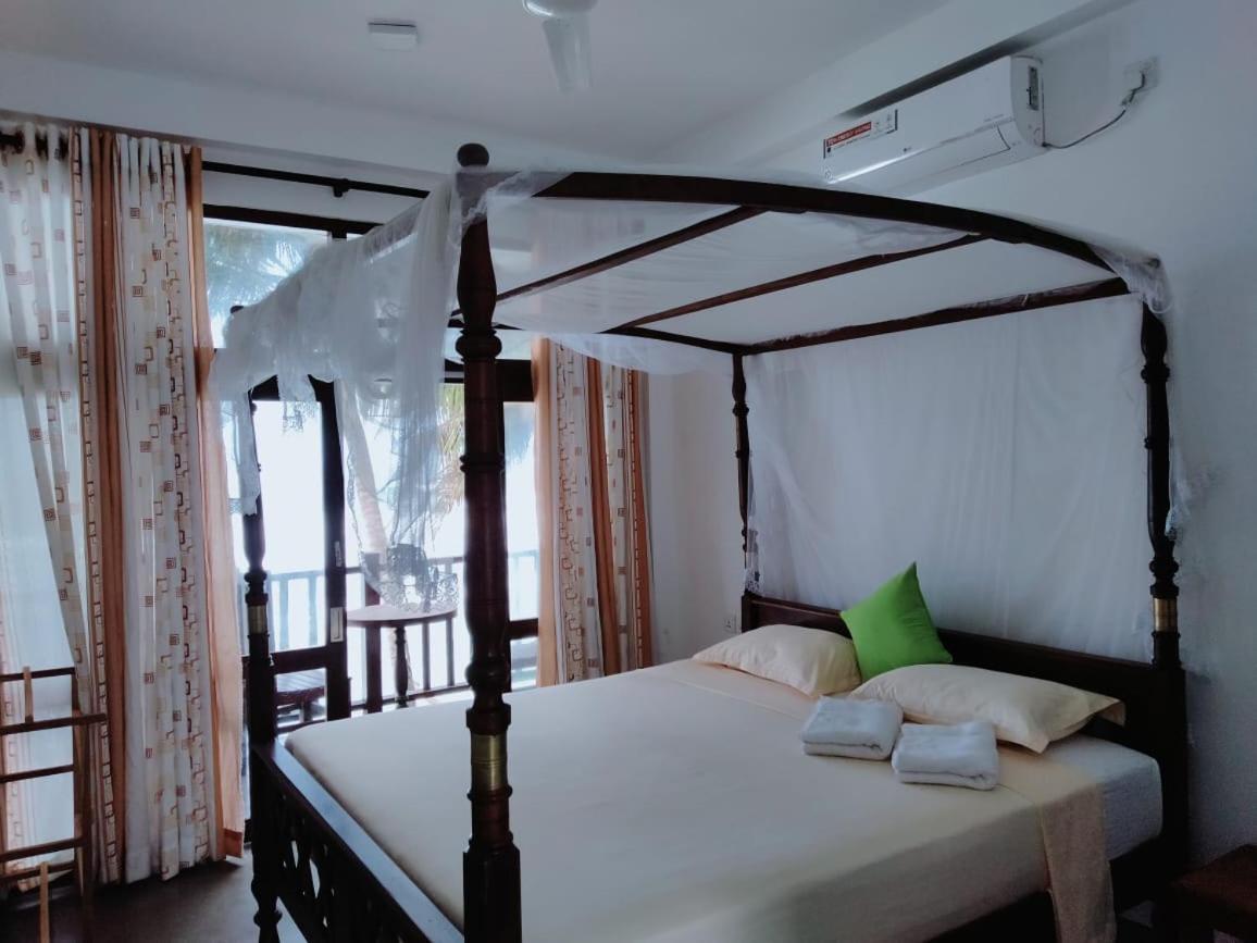 Asa Bay Beach Resort - Housity