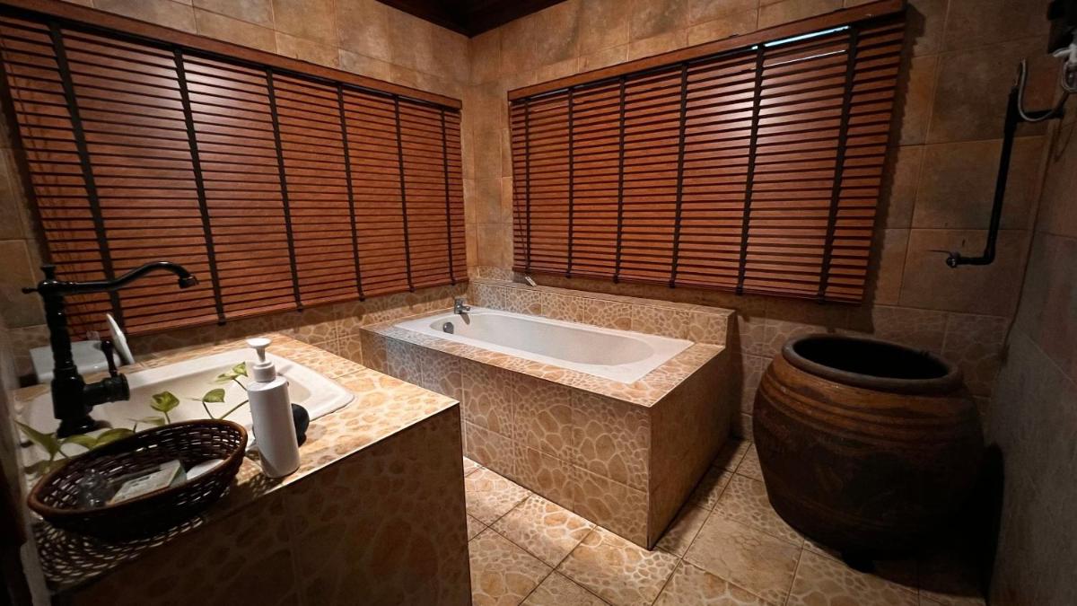 Kawarin Secret Hut Hotel and Resort - Housity