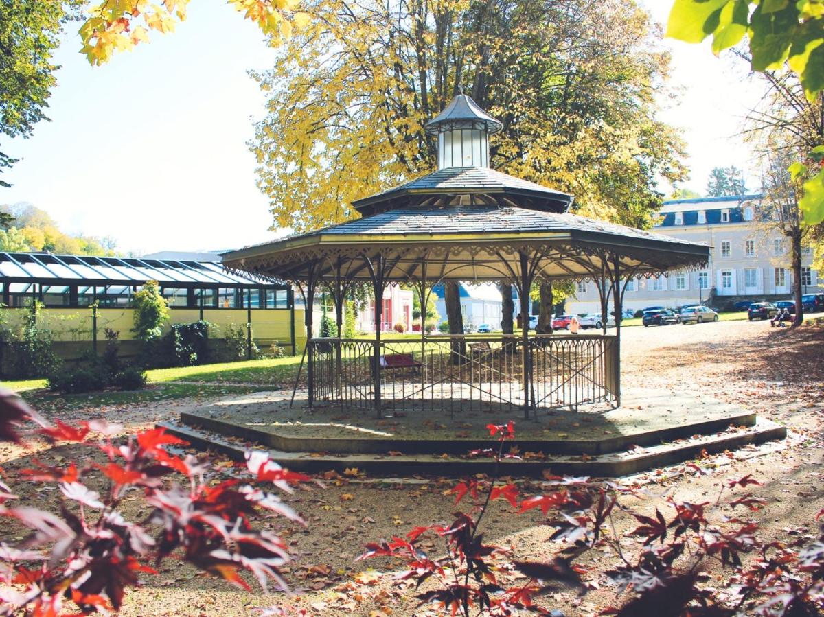 Photo de la galerie de l'établissement Grand Hôtel de Bourbon-Lancy - Spa et Restaurant - Logis, à Bourbon-Lancy