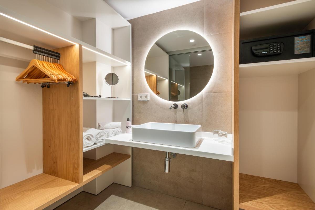 Un baño de Inturotel Cala Azul