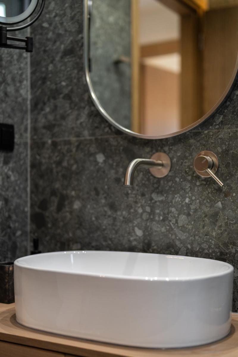 ANOGI suites - Hizvo