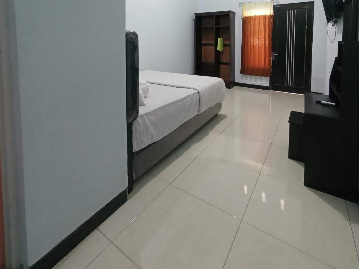 Suitetrails - Surya Abadi Homestay Syariah Mitra RedDoorz