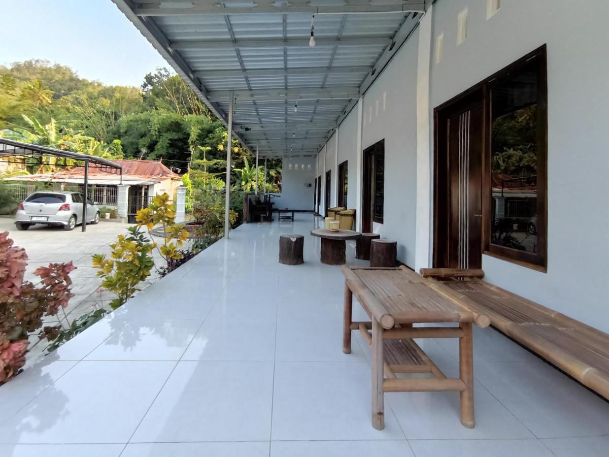 Suitetrails - Surya Abadi Homestay Syariah Mitra RedDoorz