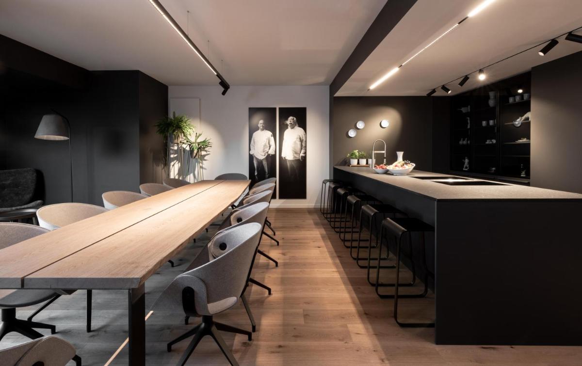 Galeriebild der Unterkunft KPM Hotel & Residences Berlin, a Member of Design Hotels in Berlin