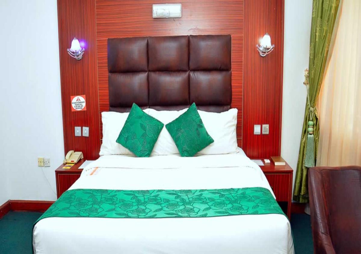 Reiz Continental Hotel - Housity