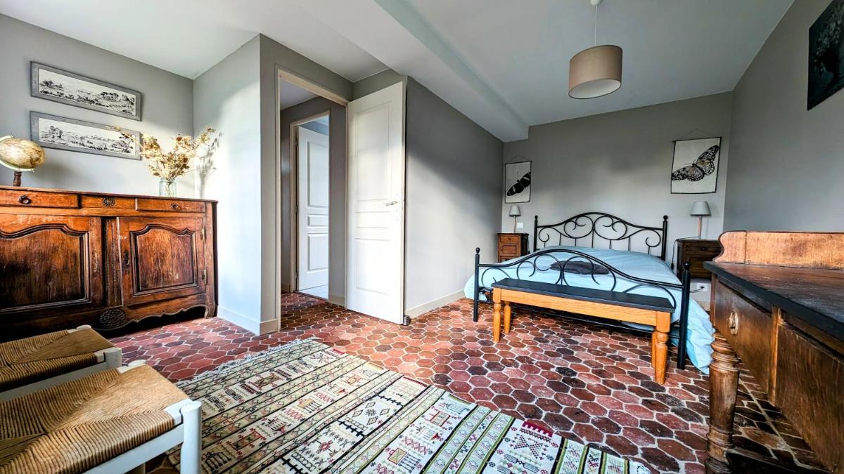 Sainte-Suzanne gîte de LA FERME calme et tranquille - Housity
