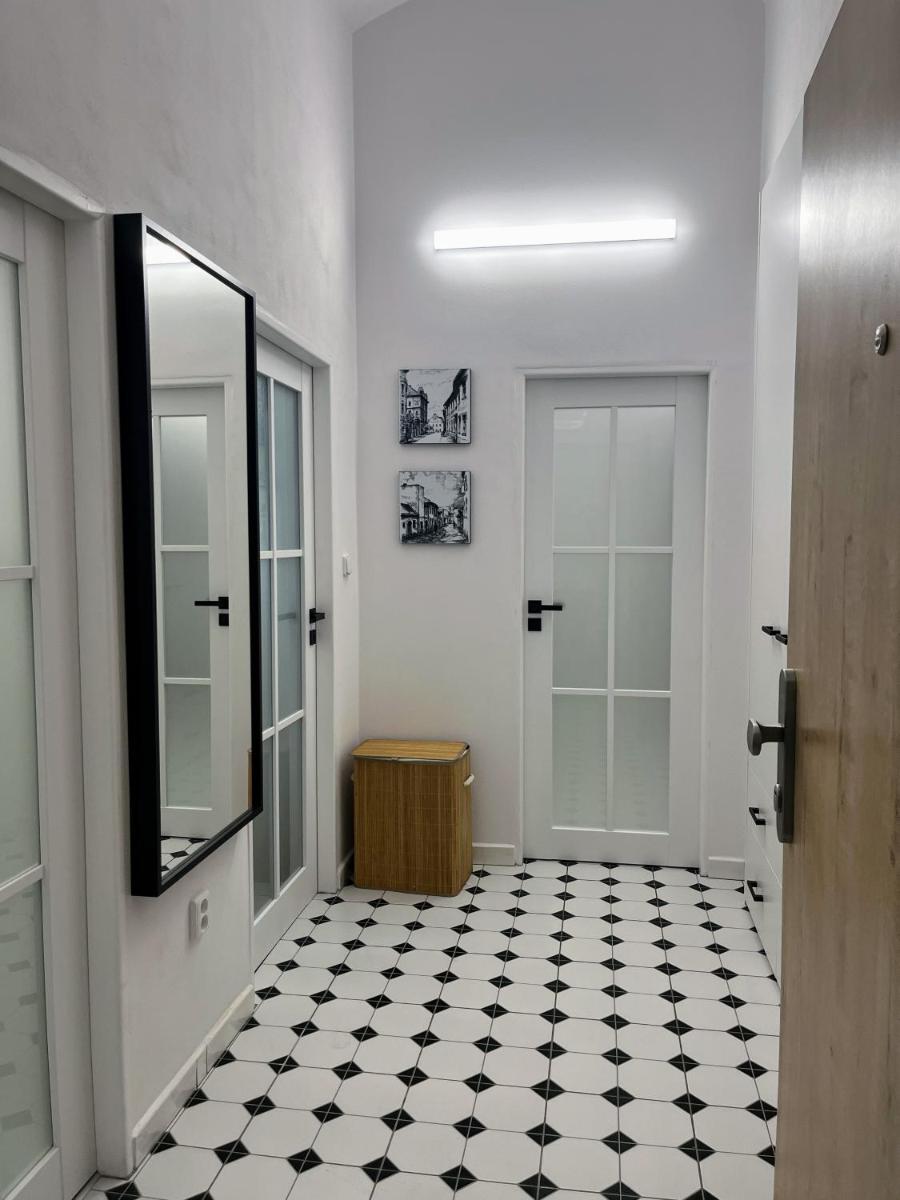 Apartman na namesti - Housity