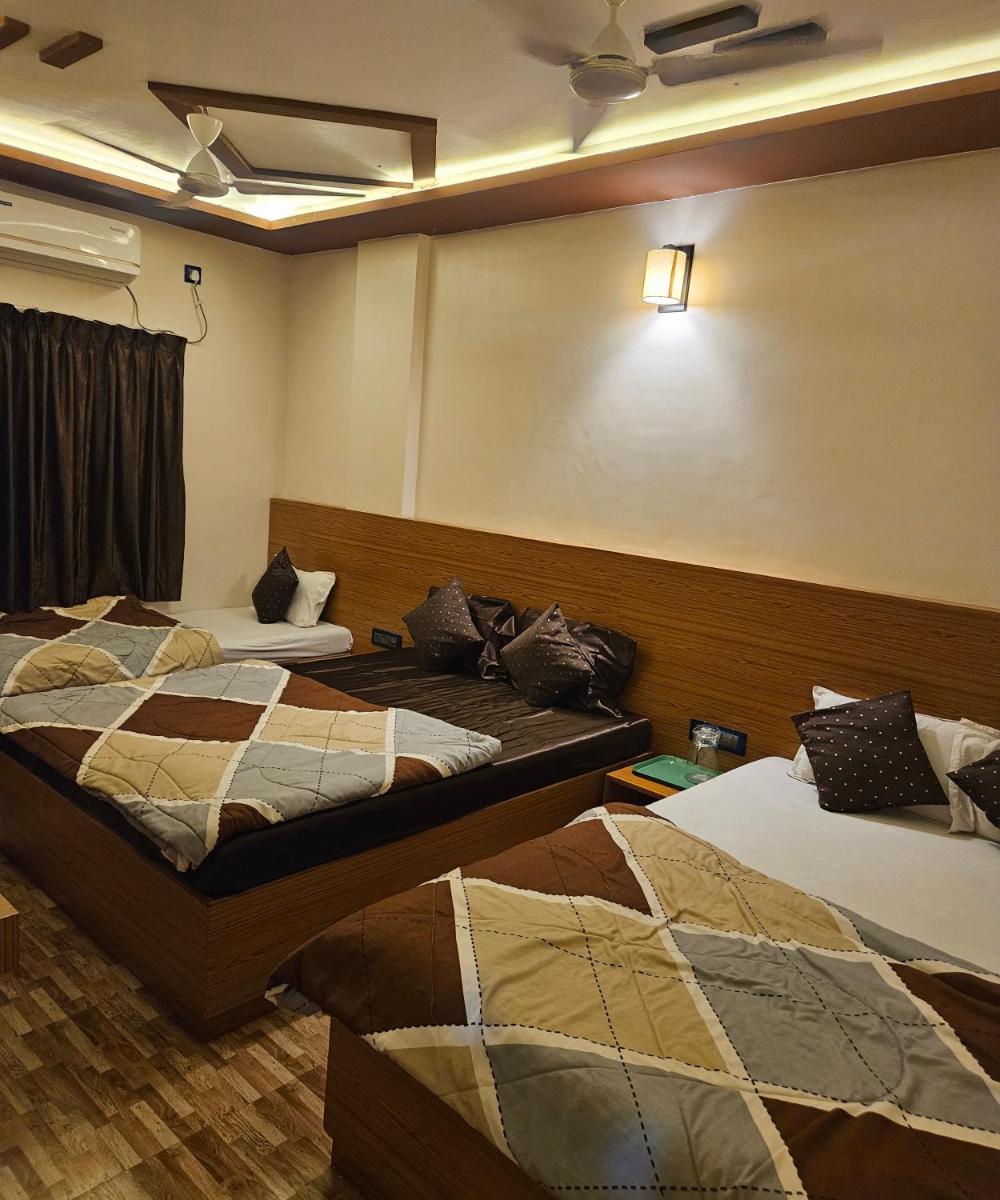 Hotel Sai Dakshina Inn - Housity