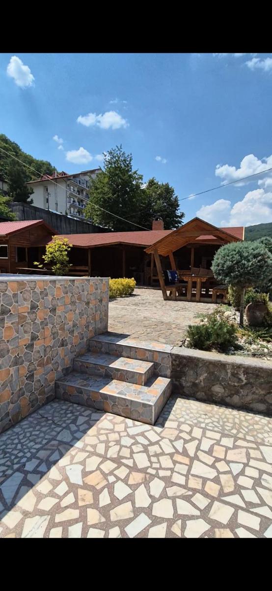 Vila Crinilor - Housity