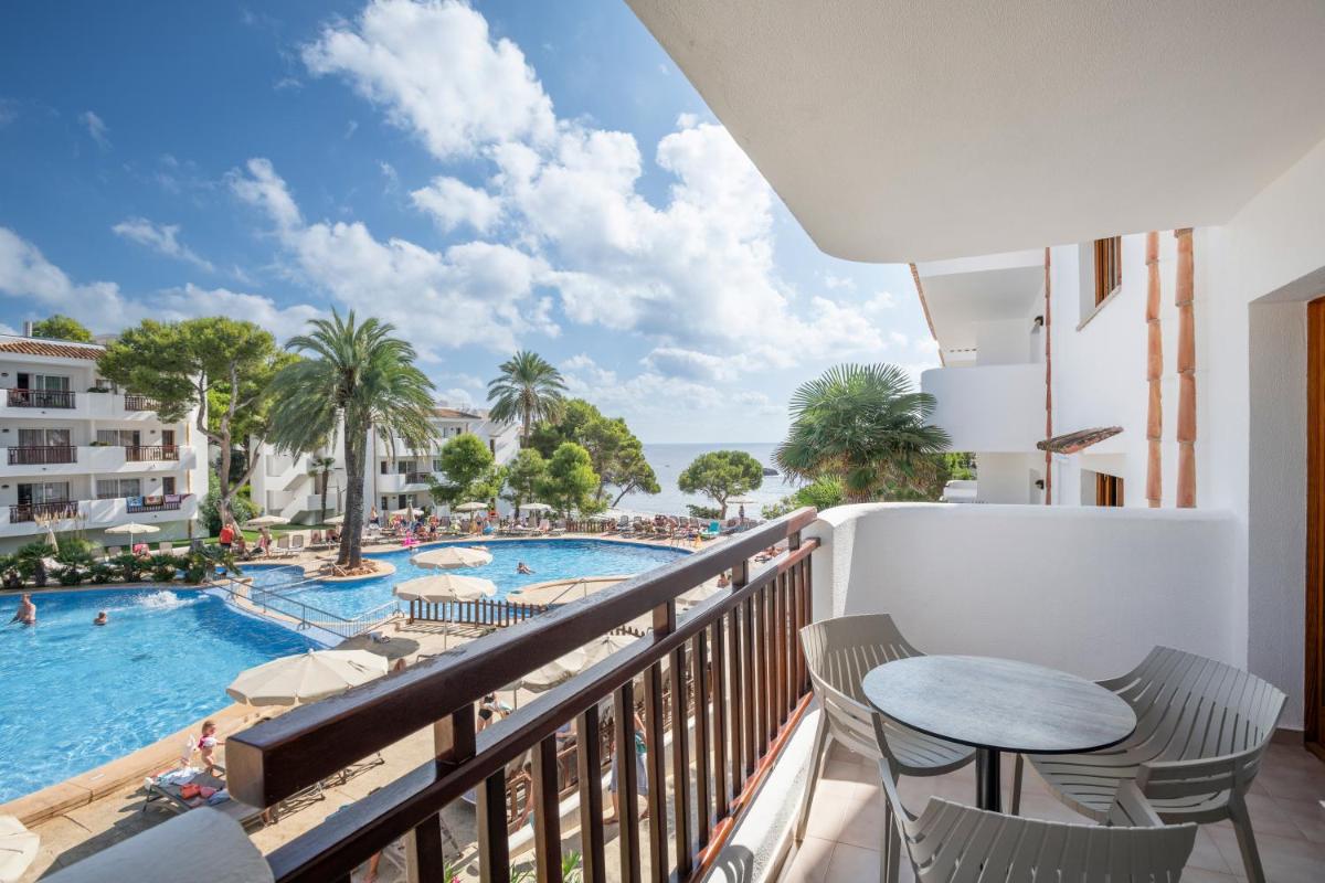 Piscina en o cerca de Inturotel Cala Azul
