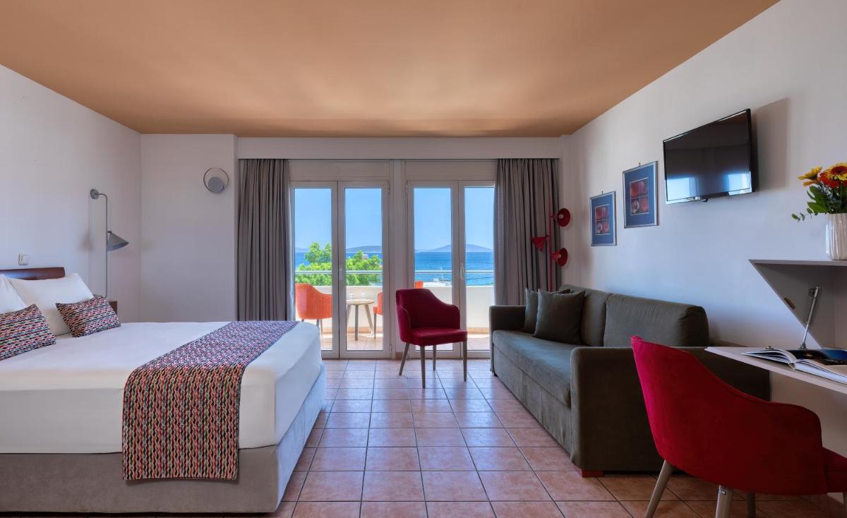 Flisvos Royal Hotel & Suites - Housity