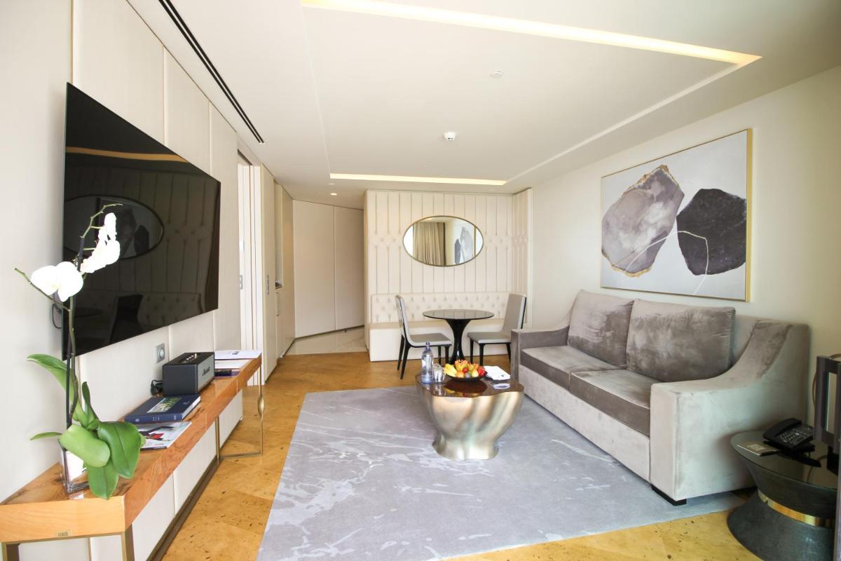 Uma área de estar em Savoy Palace - The Leading Hotels of the World - Savoy Signature