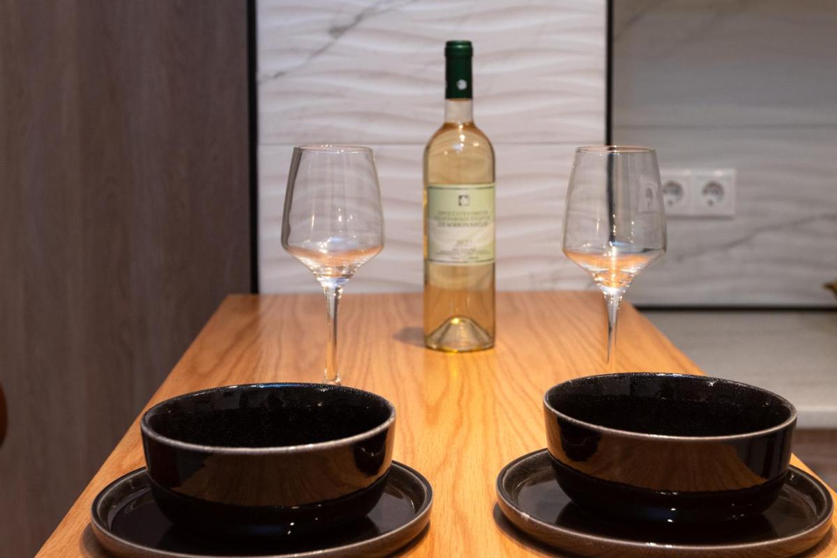 just for two in Athens - Hizvo