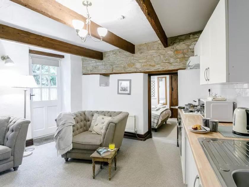 Barlow Country Club - Mill Farm Cottages - Housity