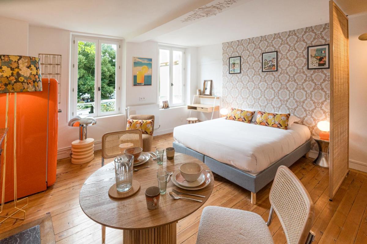 Villa Robs - Appartements tout confort, TV connectée, Haut débit, Localisation idéale - Courts séjours & Affaires - Arrivée autonome - Pas d'ascenseur - Housity