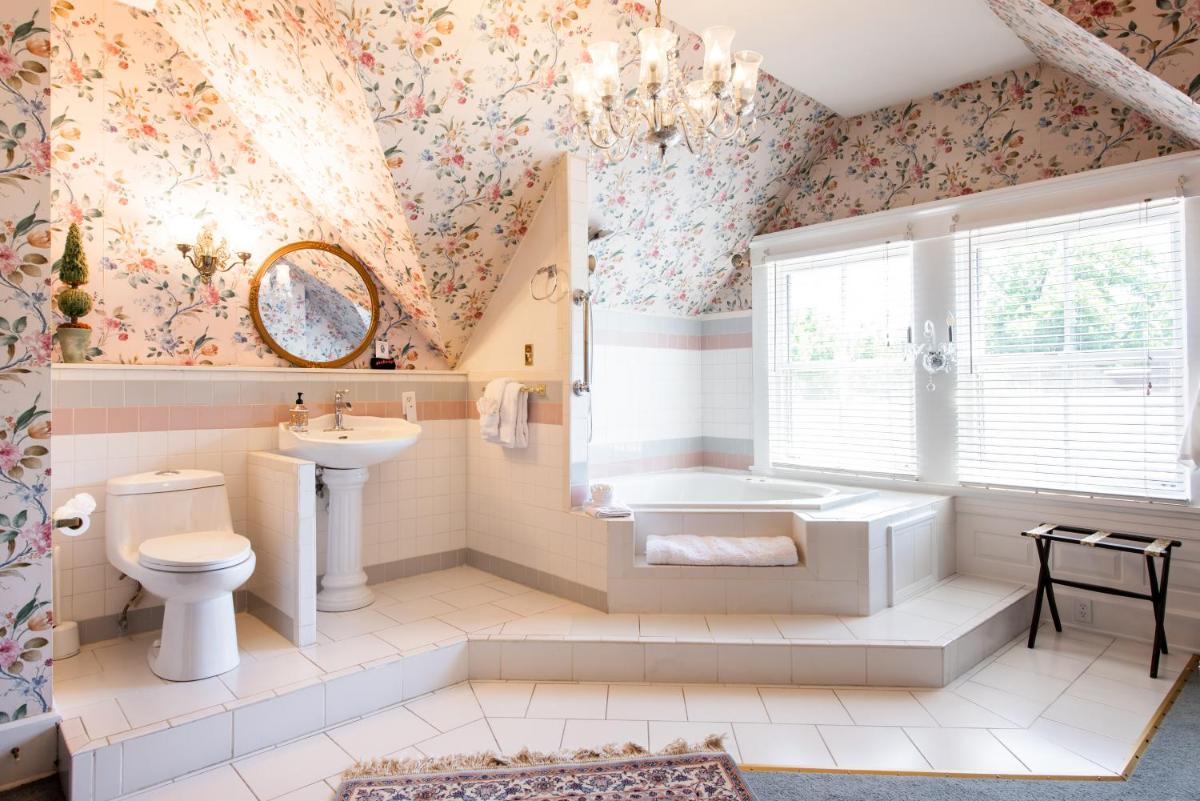 Central Park Bed & Breakfast - Housity